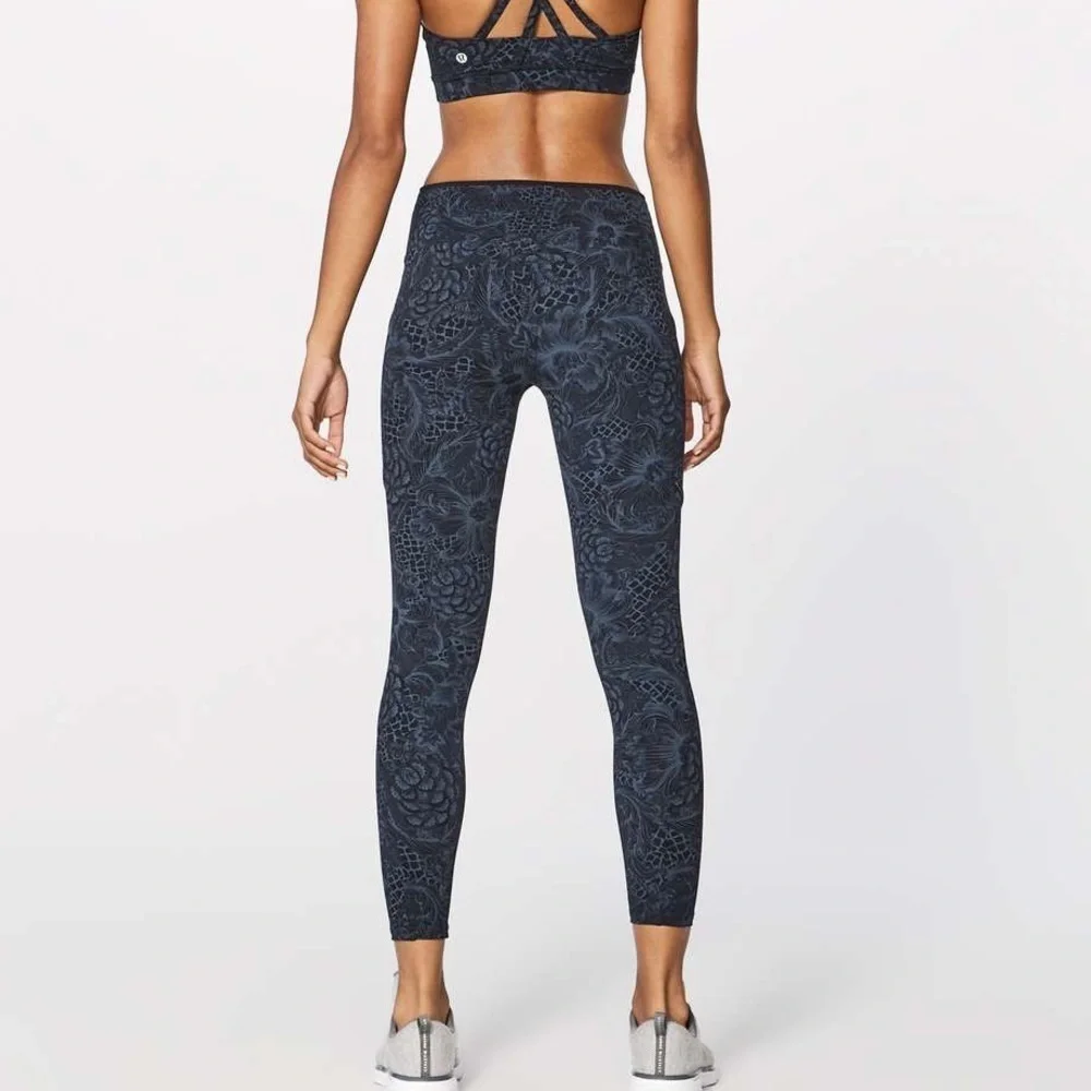 Lululemon Run On Tight (25